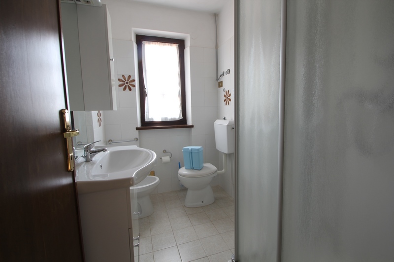 Tuscan Hillside Retreat with Pool & Sea Views – Near Camaiore