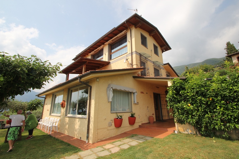 Property with Pool near to Camaiore