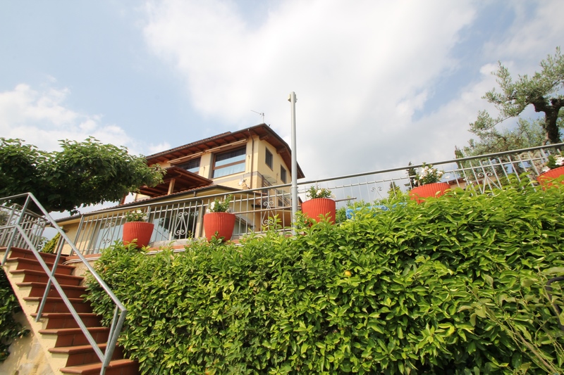 Tuscan Hillside Retreat with Pool & Sea Views – Near Camaiore