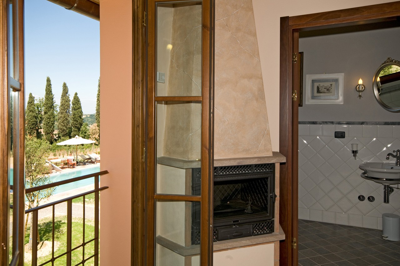 Villa di Lusso in Toscana con Piscina e Vista Panoramica – Vicino a San Gimignano
