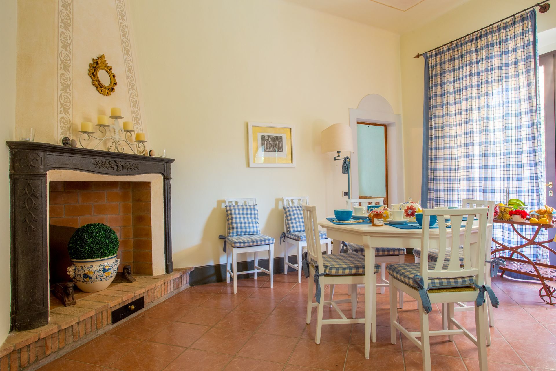 Elegante Villa Storica vicino a Volterra – Vista Mozzafiato & Piscina