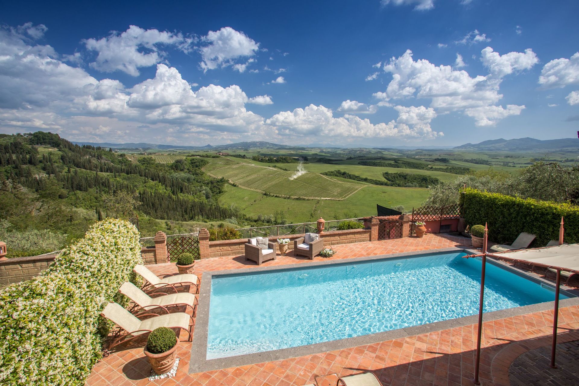 Elegante Villa Storica vicino a Volterra – Vista Mozzafiato & Piscina