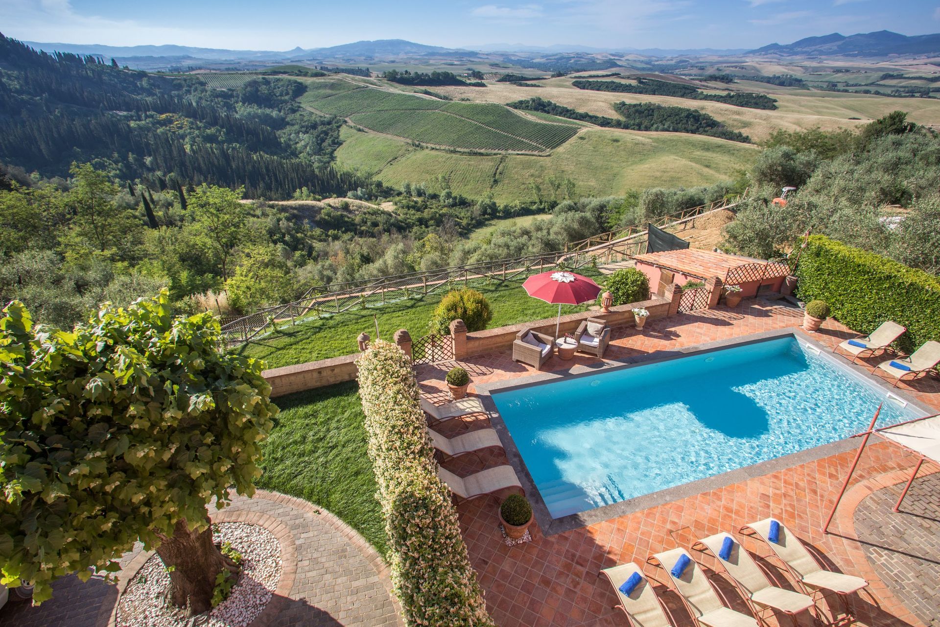 Elegante Villa Storica vicino a Volterra – Vista Mozzafiato & Piscina