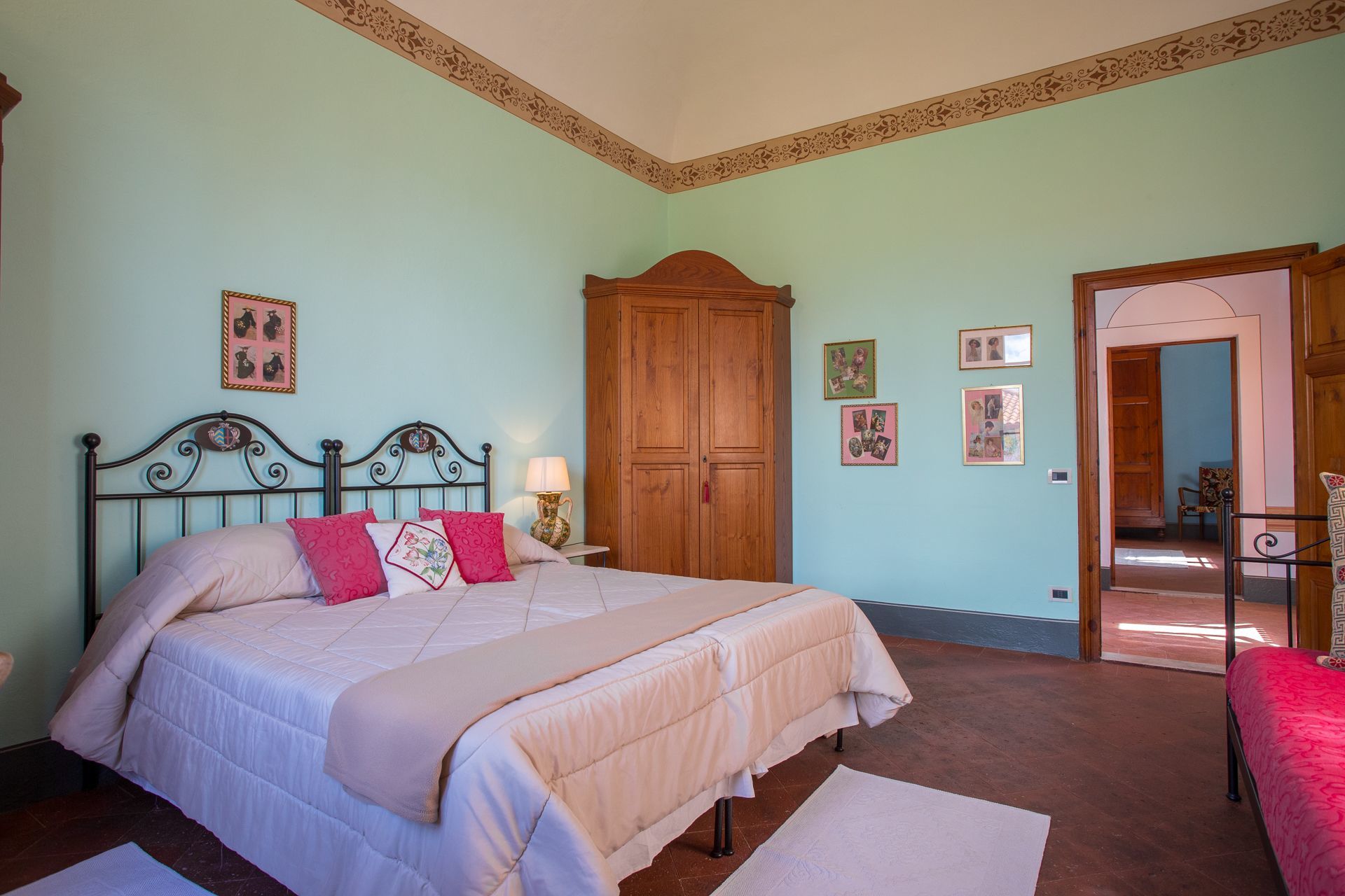 Elegante Villa Storica vicino a Volterra – Vista Mozzafiato & Piscina