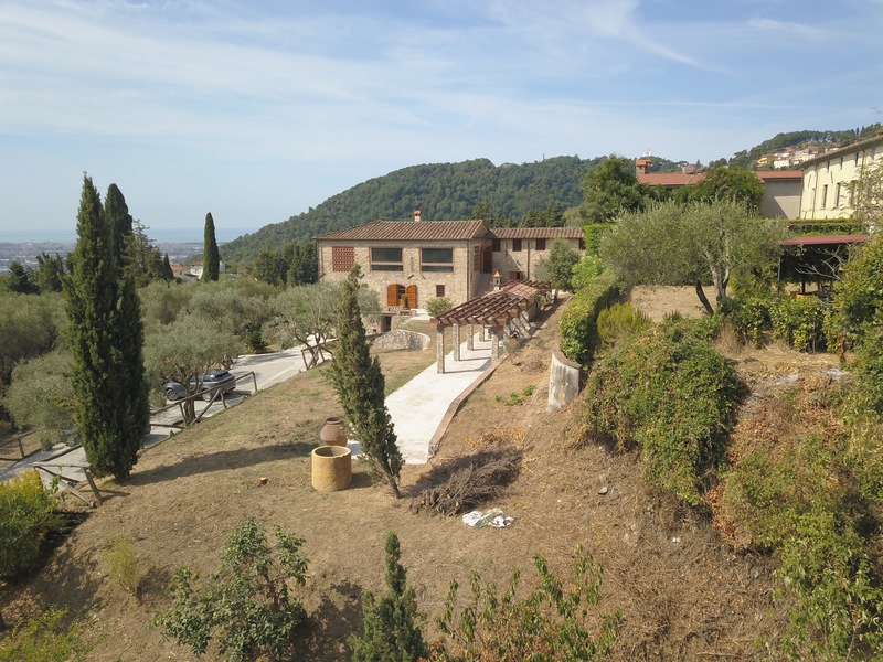 Casale con vista mare