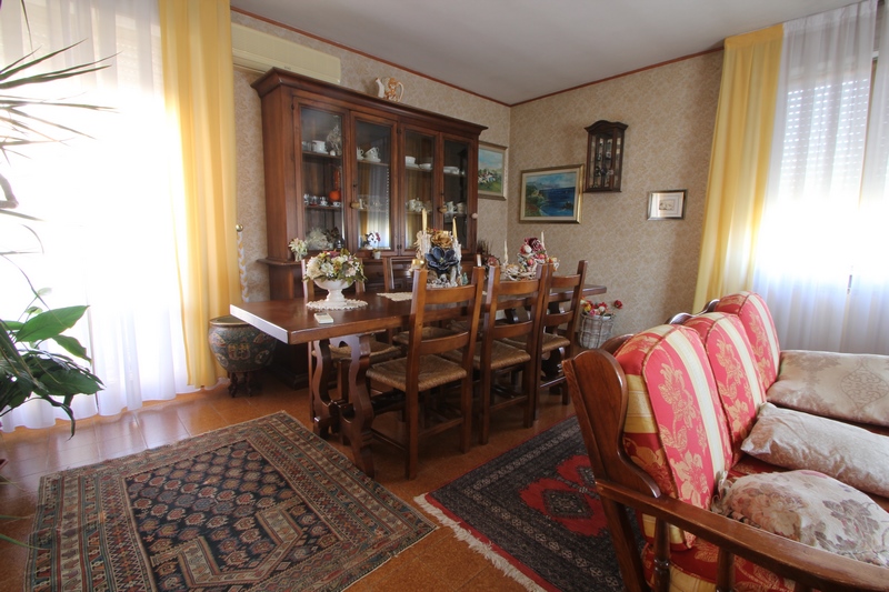 Semi-detached 600m from the beach in Marina di Massa