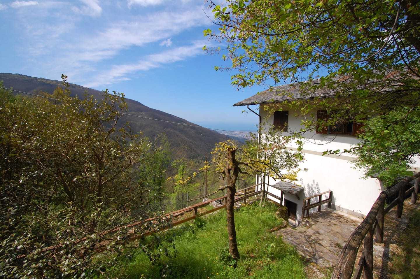 Casa con vista mare nel parco Apuane