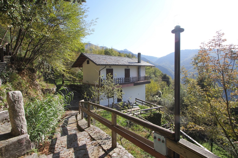 Casa con vista mare nel parco Apuane