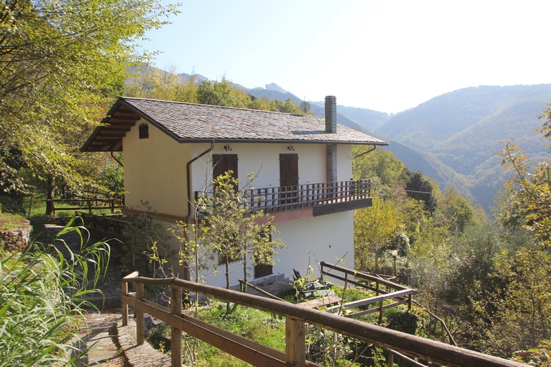 Casa con vista mare nel parco Apuane