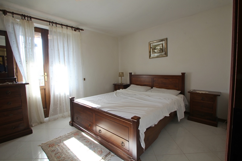 Casa Isolata con Vista Mare e Montagna – Vicino a Massa (Toscana)