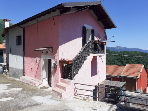 Charming Holiday Home Near Imperia – Historic Stone House