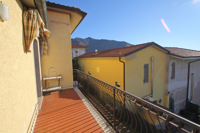 Casa in borgo con vista mare