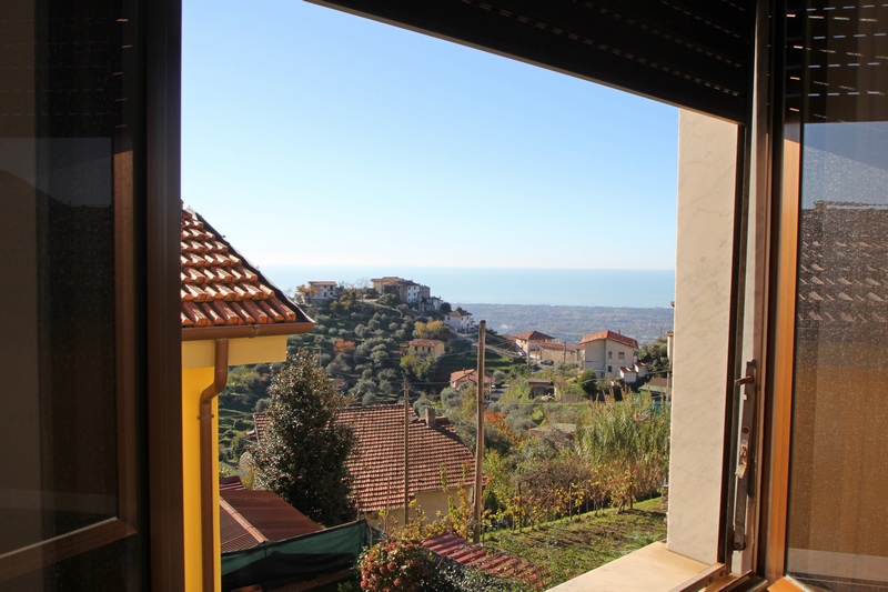 Casa in borgo con vista mare