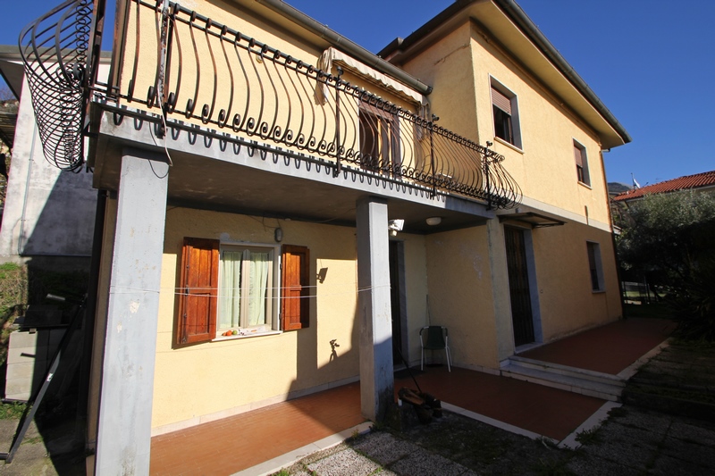 Casa in borgo con vista mare