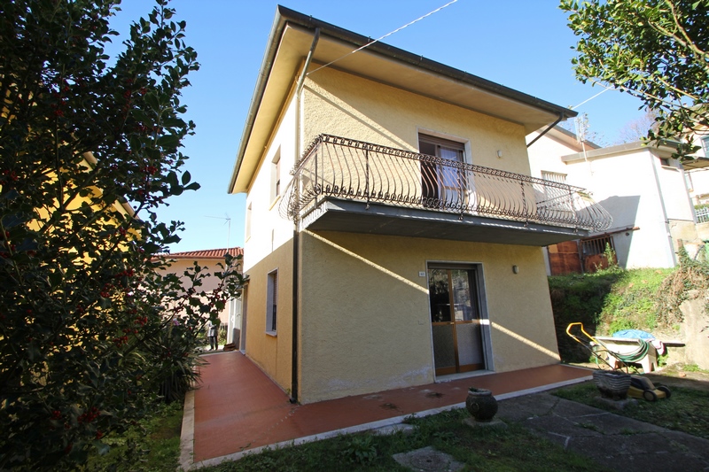 Casa in borgo con vista mare