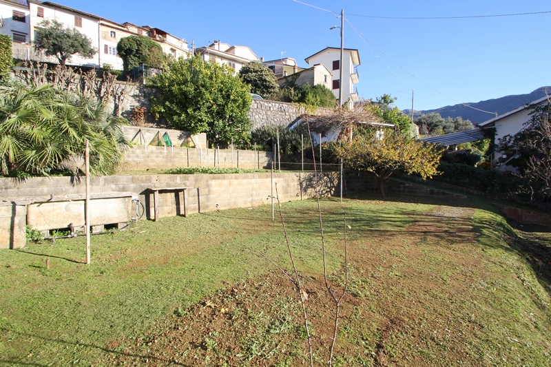 Grande casa ampliabile e con vista mare