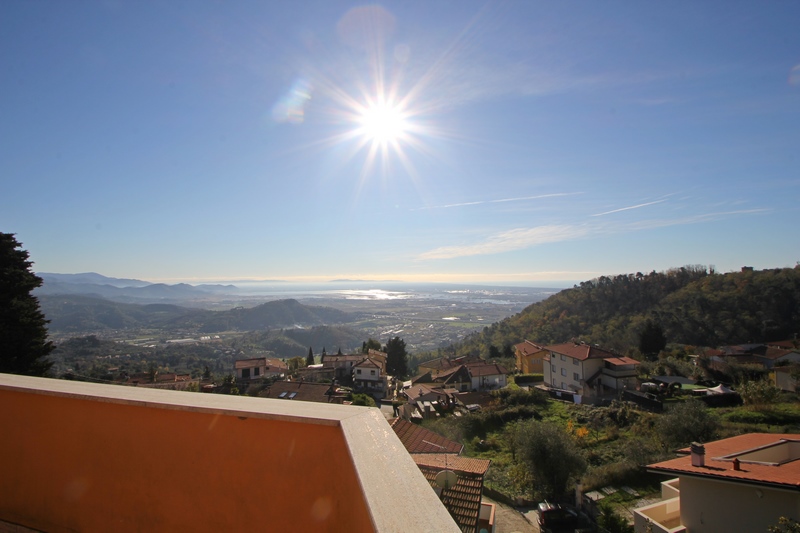 Casa moderna zona collinare di Massarosa