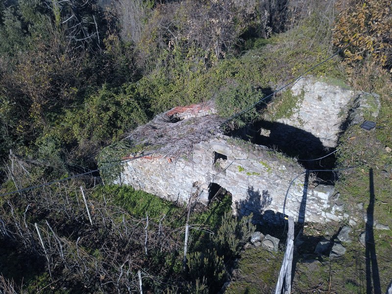 Rudere da riffare a 5 Terre