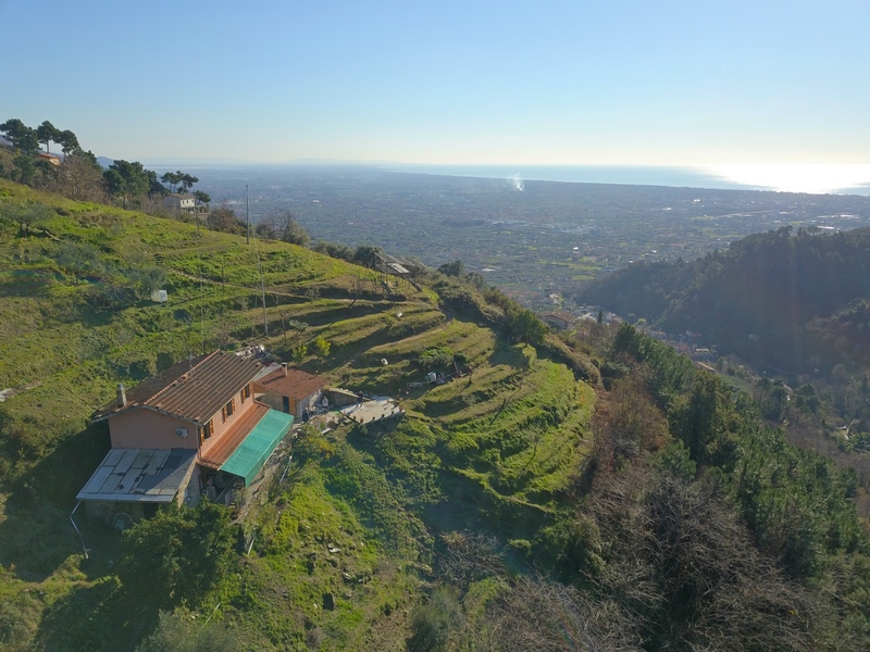 Casa isolata con vista mare