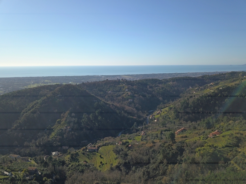 Casa isolata con vista mare