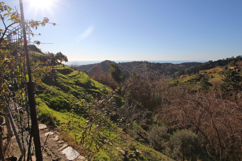 Casa isolata con vista mare