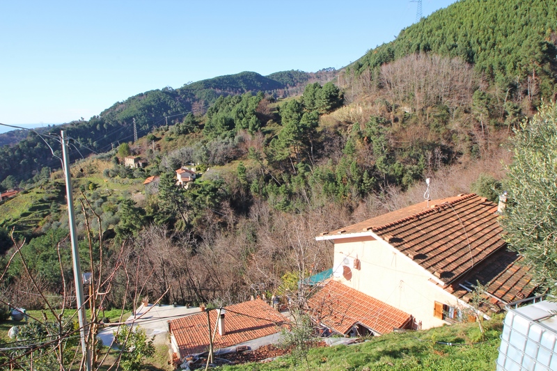 Casa isolata con vista mare