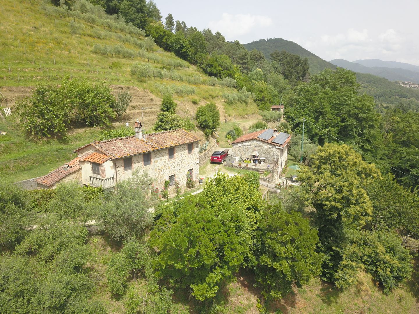 Agritourism in Garfagnana – 3 Stone Houses with 3ha of Land