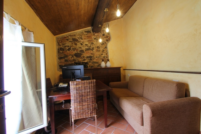 Renovated Rustico in Montemagno di Camaiore – Charming Hillside Home