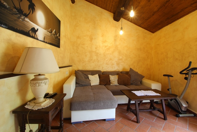 Renovated Rustico in Montemagno di Camaiore – Charming Hillside Home
