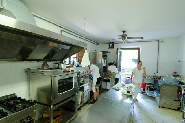 Proprietà in Pietra del XVI Secolo vicino a Camaiore – B&B o Residenza Privata