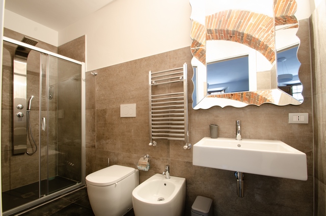 Proprietà in Pietra del XVI Secolo vicino a Camaiore – B&B o Residenza Privata