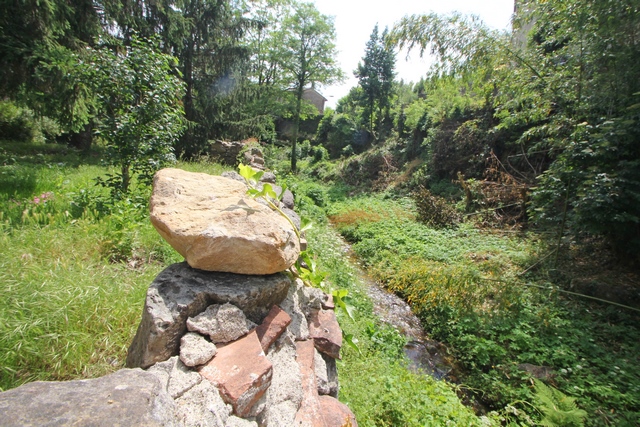 Villa antica con giardino alla italiana