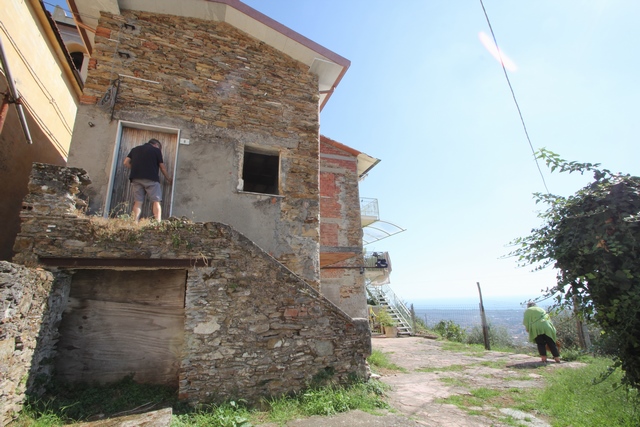 Steinhaus mit Meerblick