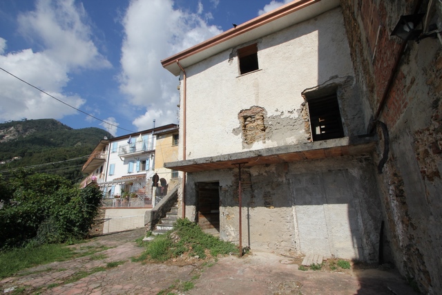 Steinhaus mit Meerblick