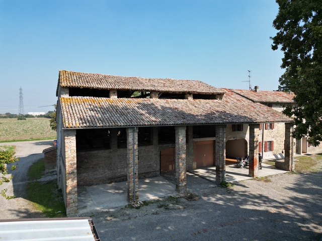 Country Estate Near Collecchio Centre with Development Potential