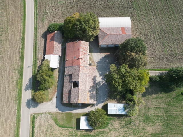 Country Estate Near Collecchio Centre with Development Potential