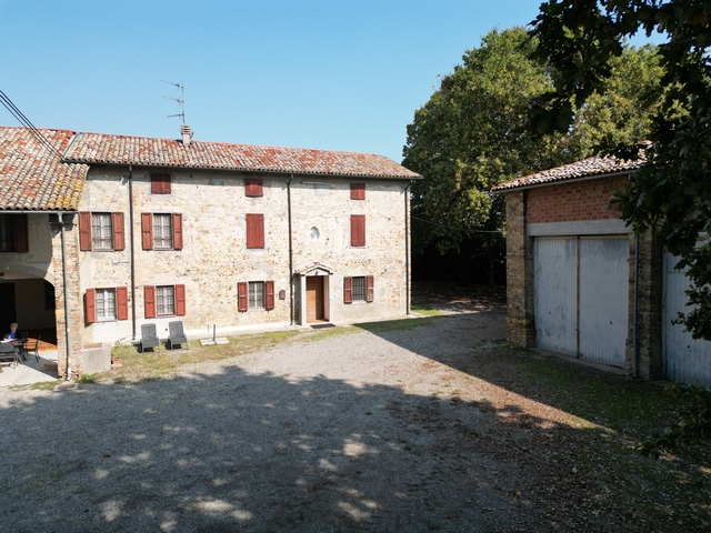 Country Estate Near Collecchio Centre with Development Potential