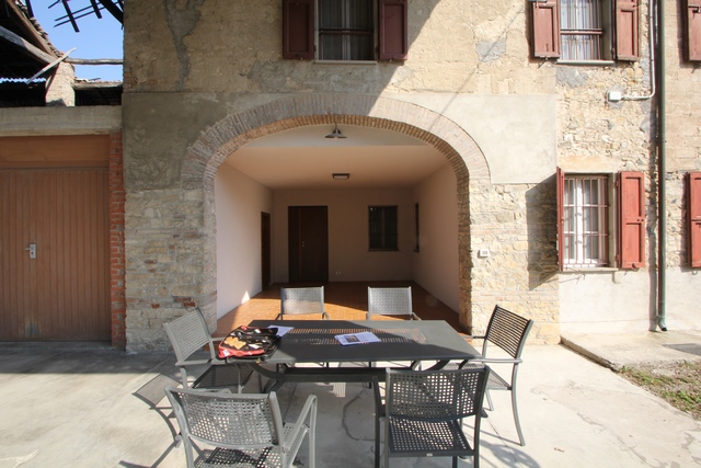 Country Estate Near Collecchio Centre with Development Potential