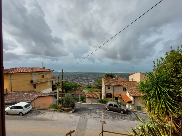 Doppio Rustico da rifare con vista mare