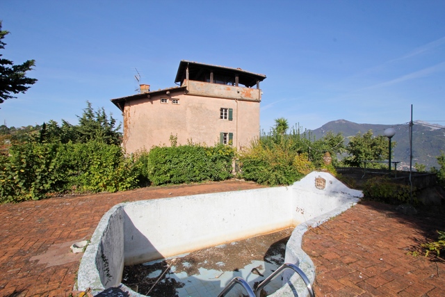 Antica torre di avvistamento con un panorama fantastico