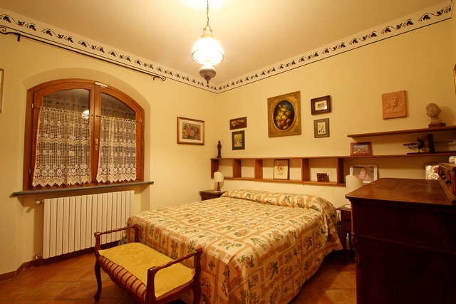 Tuscan Villa with Vineyard, Pool & Sea View in Candia