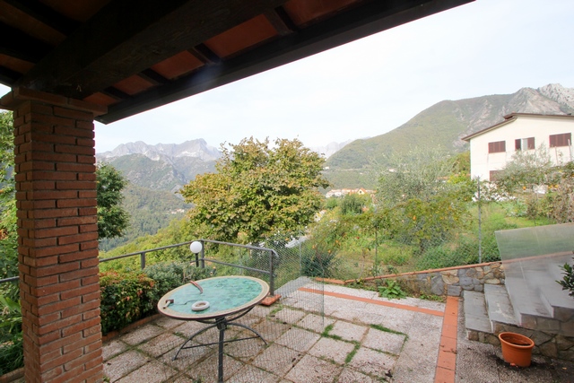 Hillside Home with Sea View – Near Massa