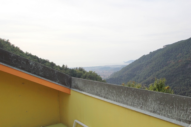 House in the hills of Massa with sea view