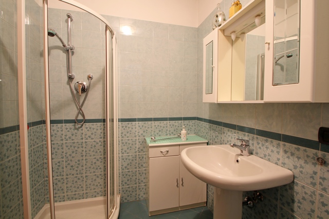 Elegante Villa con Piscina nel Centro di Camaiore – 3 Camere, Parcheggio