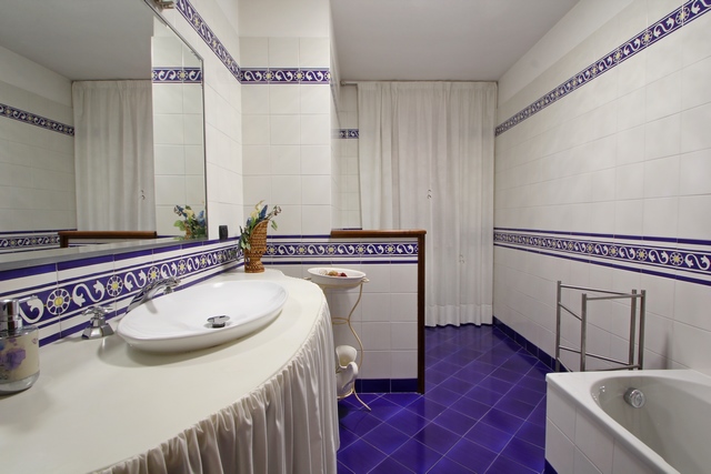 Elegante Villa con Piscina nel Centro di Camaiore – 3 Camere, Parcheggio