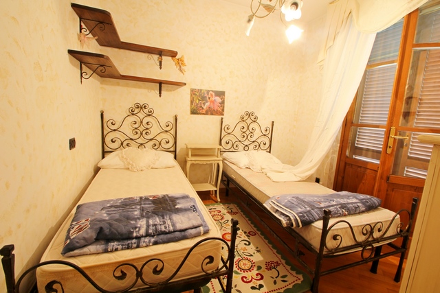 Elegante Villa con Piscina nel Centro di Camaiore – 3 Camere, Parcheggio