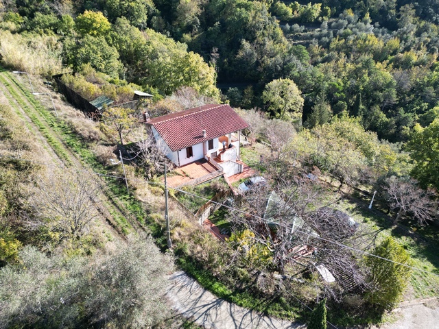 Renovierungsobjekt – Haus in den Hügeln bei Sarzana, Ligurien