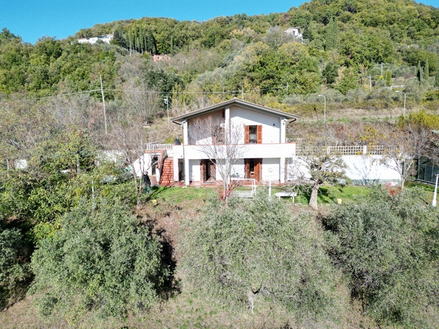 Renovierungsobjekt – Haus in den Hügeln bei Sarzana, Ligurien