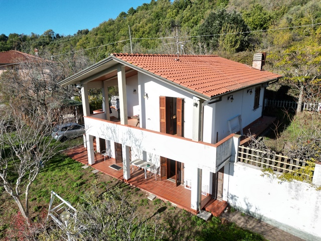 Renovierungsobjekt – Haus in den Hügeln bei Sarzana, Ligurien