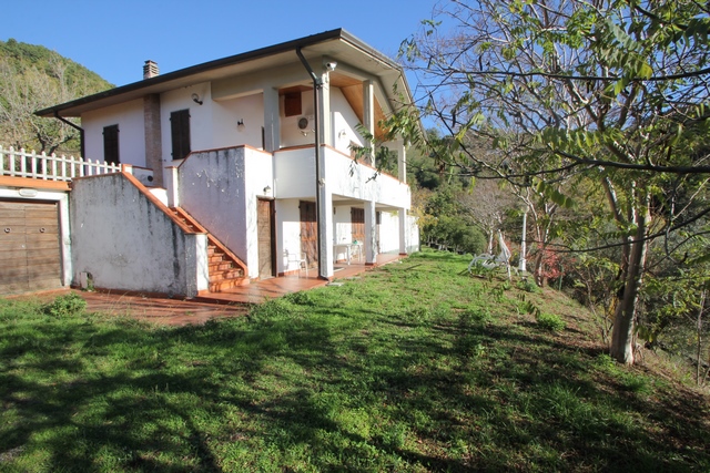 Renovierungsobjekt – Haus in den Hügeln bei Sarzana, Ligurien